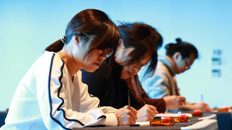 圓通寶殿禪堂可抄寫《心經》。靈鷲山佛教教團提供