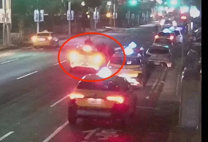 藝人邱軍撞死運將，車禍撞擊畫面曝光。翻攝照片