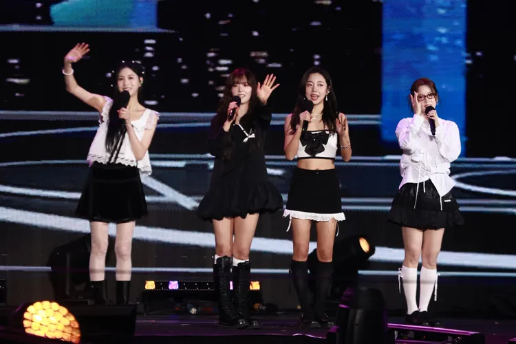 Apink為台北跨年帶精彩表演。翻攝TVBS YT