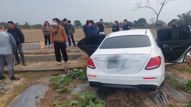 車輛雖然受損但總算追回，王男詢後依侵占罪送辦。民眾提供