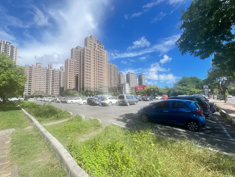 希望建設在美術公園首排土地將規畫商場。葉家銘攝