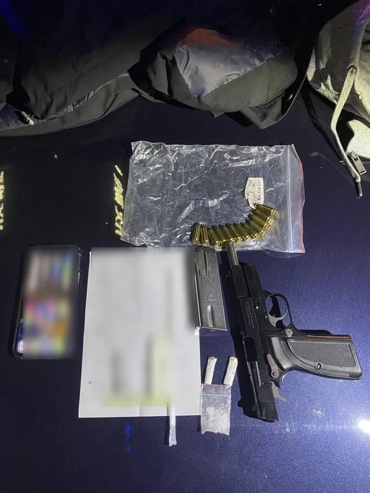 警方同步查獲槍枝。警方提供