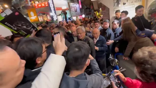 黄仁勋逛逢甲被挤爆「啥都没吃」 台中人素质差?卢秀燕回应了