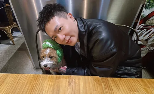 蕭秉治代班當保母 狗女兒探班瞬間被融化