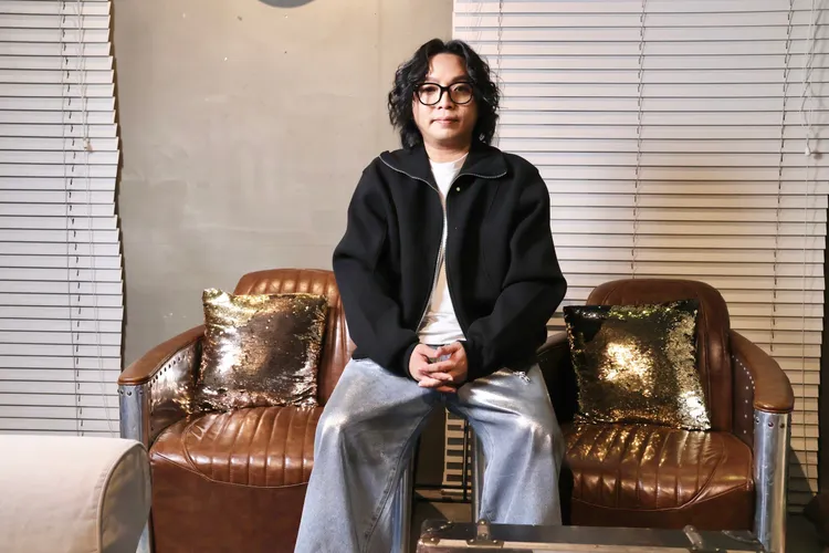 潘信維打算農曆過年前還清欠父母的錢，再存錢娶老婆。莊宗達攝