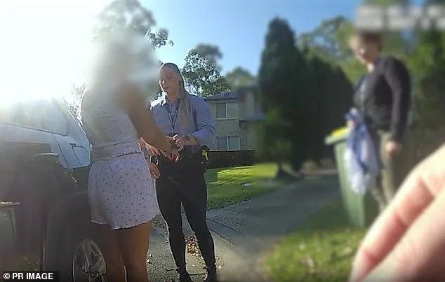 該女子遭警方逮捕，未公布姓名。Queensland Police