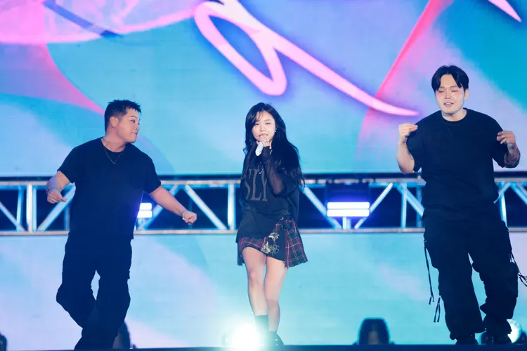 韓星輝人（Whee In）。市府提供