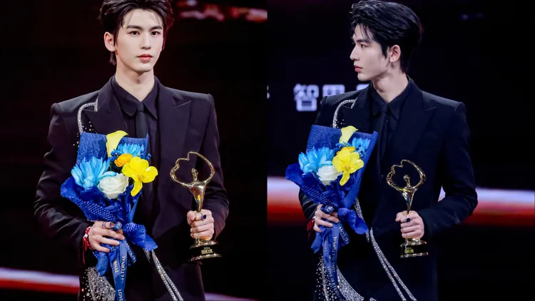 張凌赫身著BALMAIN 2025春夏系列黑色銀河系水鑽刺繡西裝。品牌提供