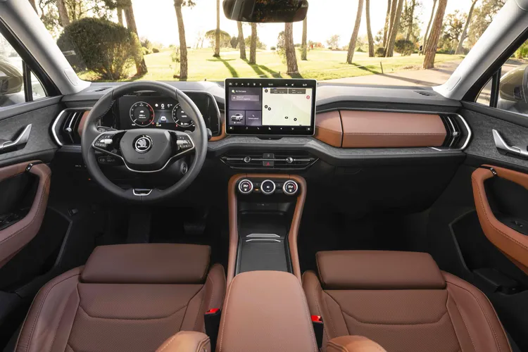 全新Kodiaq搭載了最新的InfoSense智慧數位座艙，包括13吋懸浮式中控螢幕與10吋全彩數位儀表，提供清晰直觀的操作界面。原廠照片