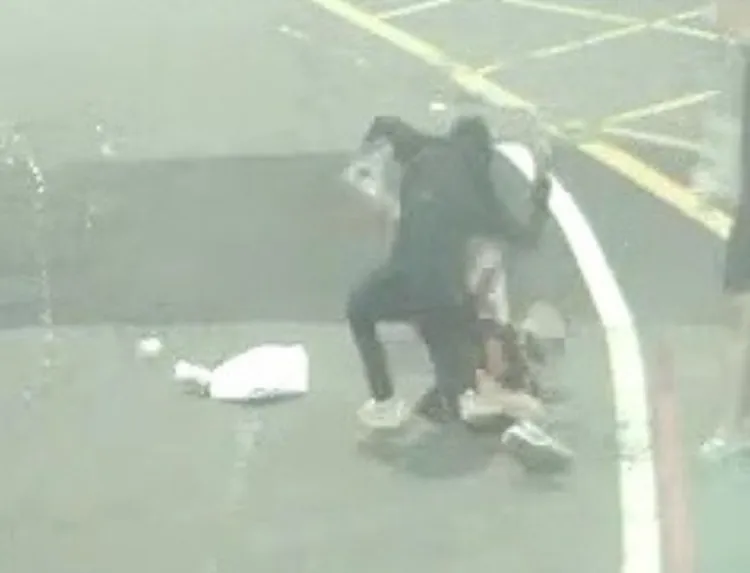 同夥搶走贓款。翻攝畫面