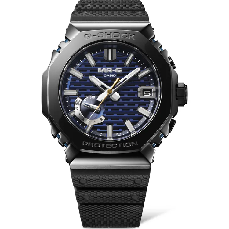 G-SHOCK MRG-B2100R-2A，12萬元。品牌提供