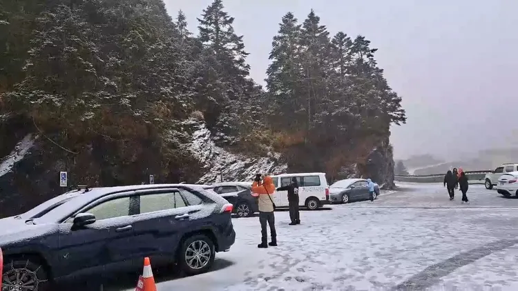 合歡山一片銀白世界。林業署南投分署提供