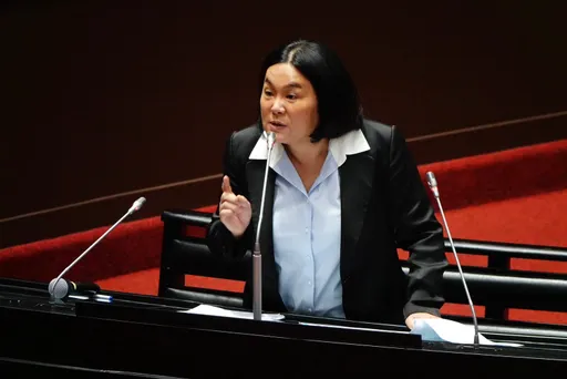 陳玉珍嗆「丟掉那隻要飯的碗」　律師酸：國民黨去中國要飯多久了？