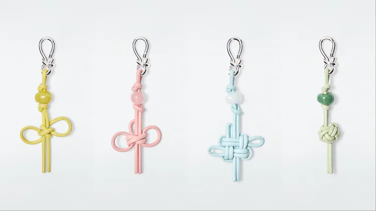 COS推出4款全新設計的皮革包飾。品牌提供