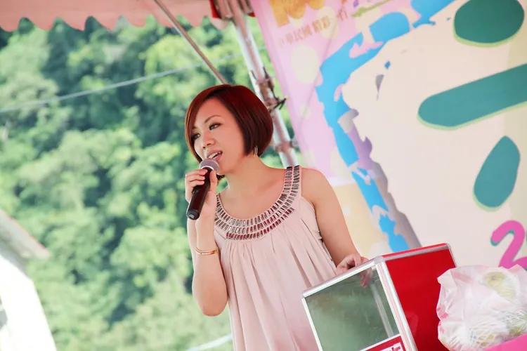 當歌手的杜寶珍光鮮亮麗。杜寶珍提供