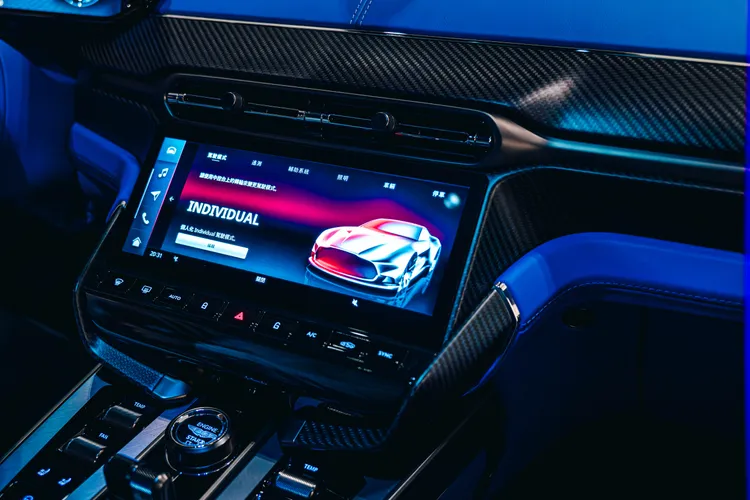 E-diff擁有突出的調節能力，完美整合於 Vanquish 的動態控制系統中，為每種駕駛模式注入獨一無二的駕馭風格。業者提供