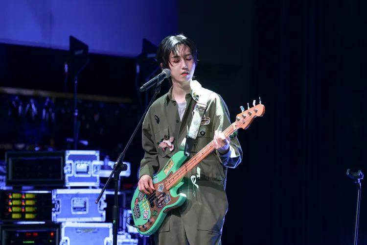 Roda擔任貝斯手。ONINN ASIA提供