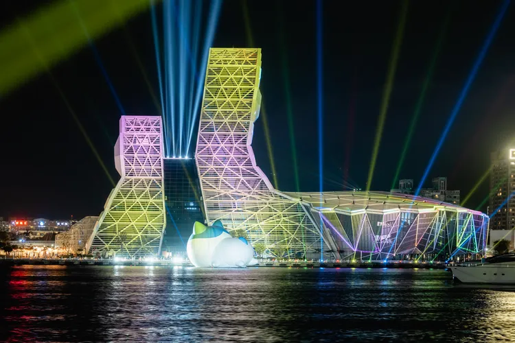 2025 Kaohsiung Wonderland 高雄冬日遊樂園活動，高流加碼「舞吉派對」燈光展演。高流提供