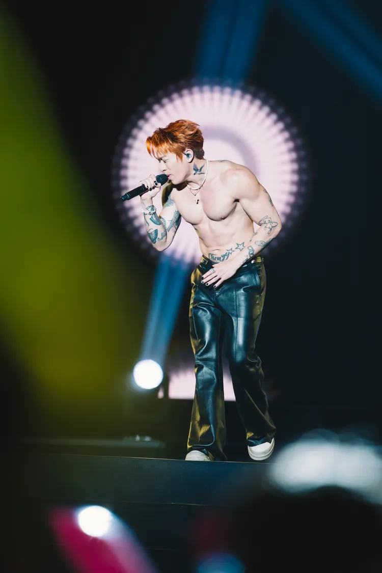 Tyson Yoshi盡情展露好身材。想不到音樂工作室提供