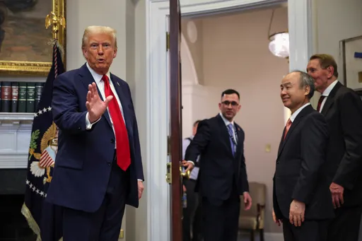 沒揪我?川普高調宣布16兆元AI計畫 馬斯克吃味6字唱衰