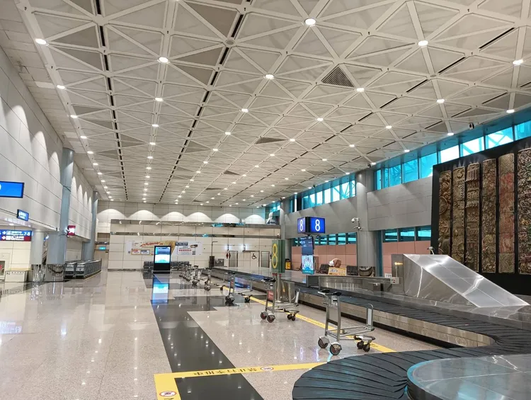 桃機將在第二航廈7號、8號行李轉盤，試辦行李推車放置定點作業。桃機提供