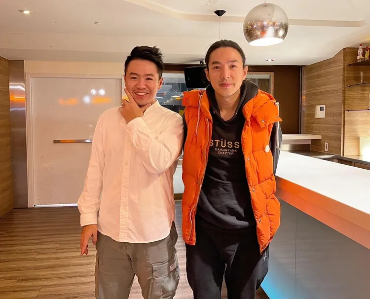 李威（右）久未更新微博，偶爾出現在弟弟李一休的社群。翻攝李一休IG