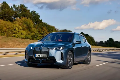 BMW iX小改款正式亮相 動力提升、續航增加並新增入門xDrive45車型