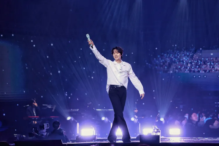 圭賢撩台下粉絲「我也喜歡你們」。D-SHOW提供