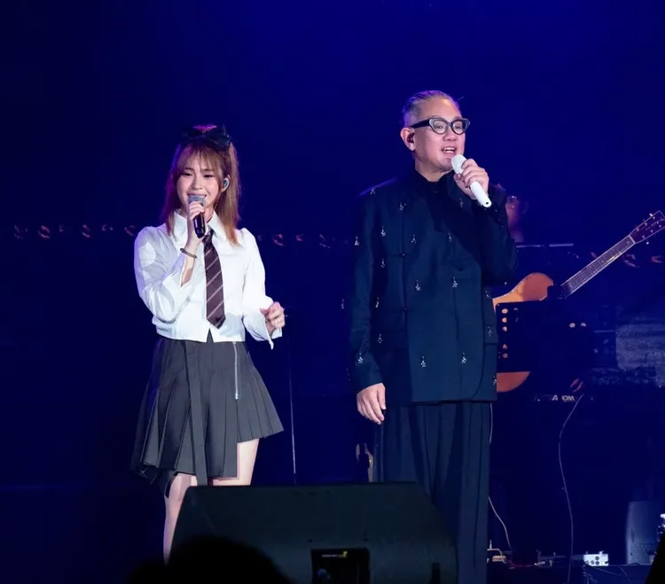 小玫瑰跨年夜受邀參加孫燕姿恩師李思菘、李偉菘音樂會，演出非常成功。翻攝小玫瑰IG