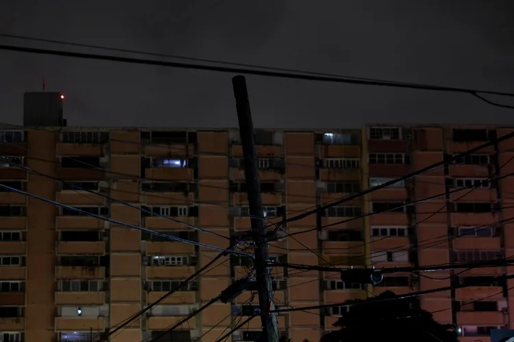 波多黎各一處公寓在漆黑中迎接新年。路透社