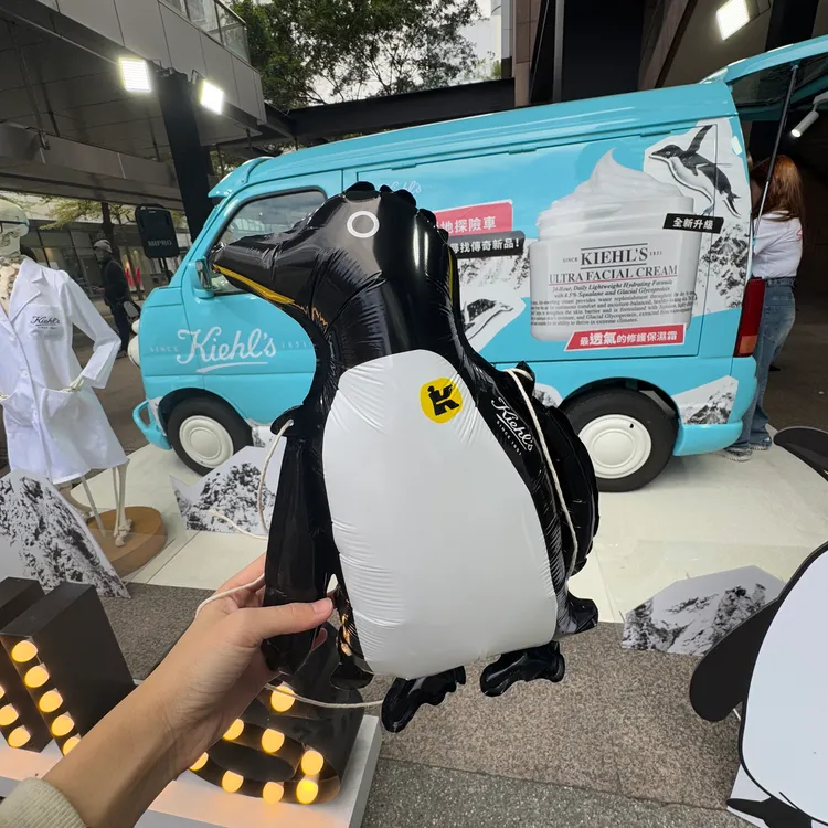 完成三關闖關任務可獲得可愛的企鵝探險隊長氣球。張家玲攝