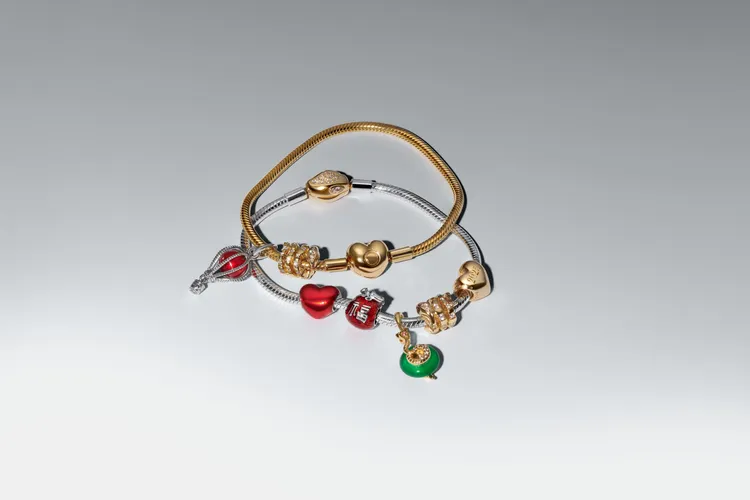 PANDORA以金蛇、好運福袋等新年吉祥作為主要設計。品牌提供