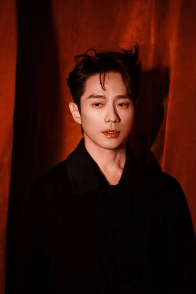 張棟樑為新專輯親力親為參與製作收歌。黑籟音樂提供