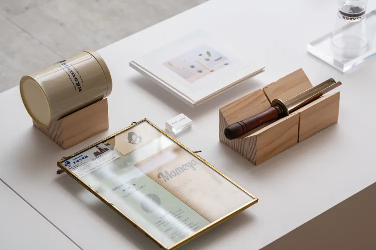 日本橫濱咖啡品牌MAMEYA，於展覽現場展示咖啡物件與品牌文件。品牌提供