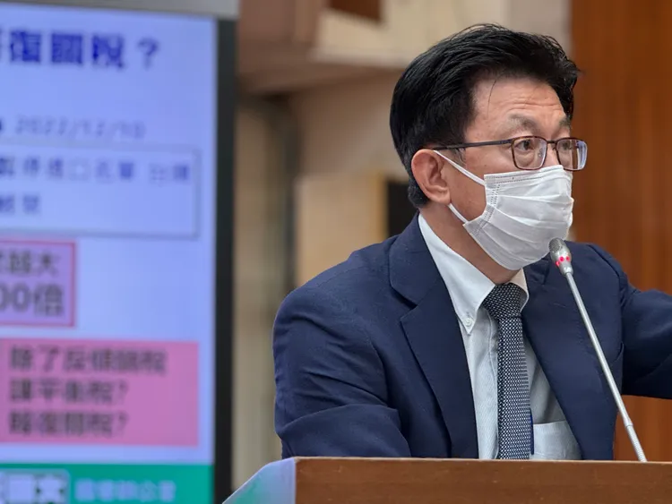 中國製低價啤酒傾銷來台，造成台灣、中國啤酒逆差1200倍，立委郭國文關切財政部是否要課報復性關稅。立委提供