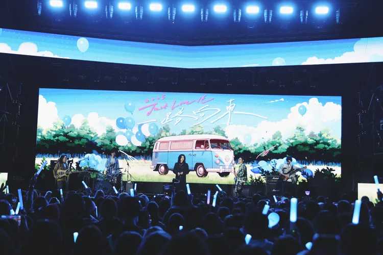 金曲樂團「麋先生」今在高雄演出，也是提前高雄巨蛋的演唱會暖身。相信音樂提供