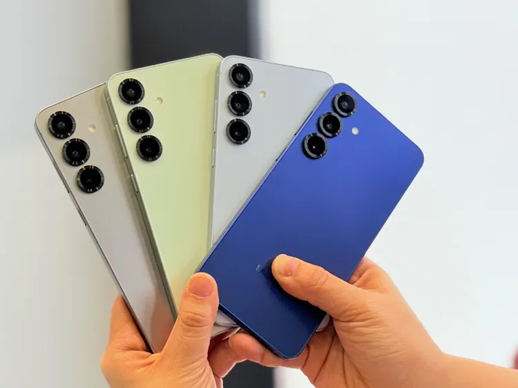 S25和S25+皆有深海藍、冰藍、迷綠、炫灰等四色。趙筱文攝