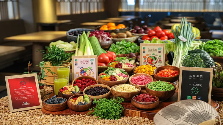 三燔輕日式自助早餐，提供多樣化的日式與在地風味餐點，讓旅客在清晨時分感受豐富的味蕾饗宴。礁溪晶泉丰旅提供