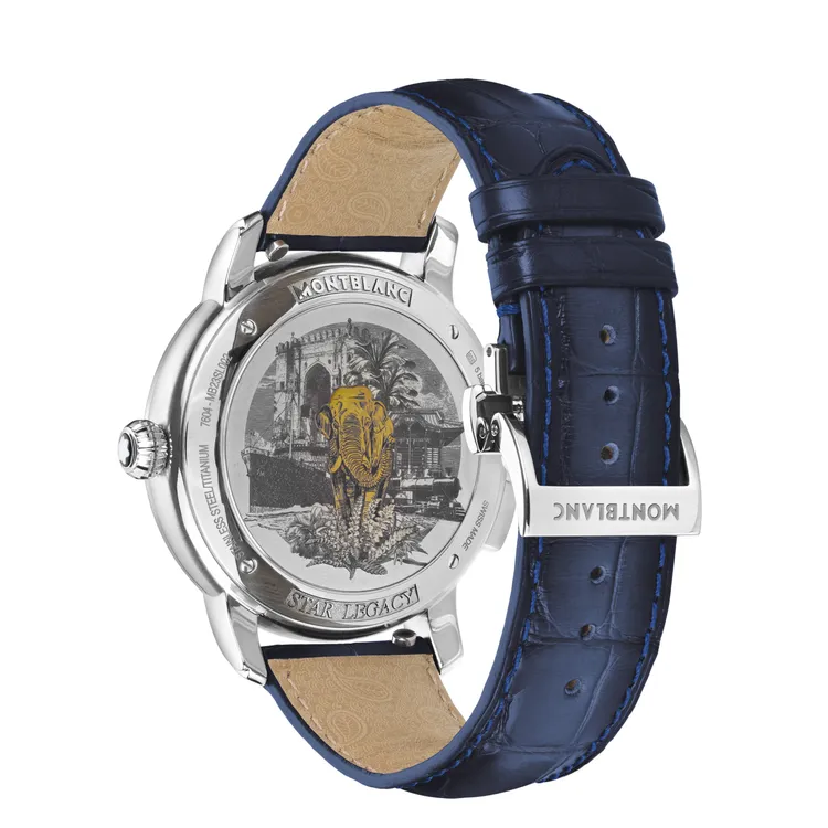 背蓋以鈦金屬打造，透過3D雷射雕刻呈現立體的冒險場景。品牌提供