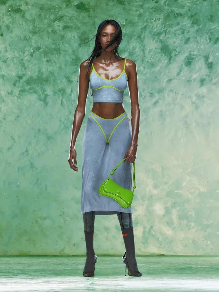 Diesel 2025早春系列將內衣單品自然融入日常造型。品牌提供