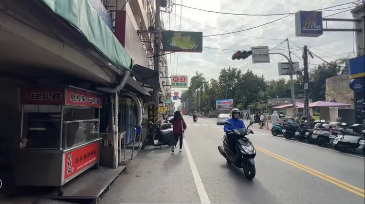 事發地點就在台南應用科技大學外街道。民眾提供