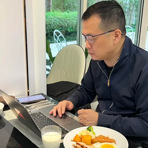 罷免41立委要花4億!羅智強揭三個不義:青鳥宴用「鮑魚龍蝦」吸群眾