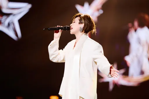 林憶蓮東方衛視跨年經典連發 粉絲驚嘆:根本演唱會預熱