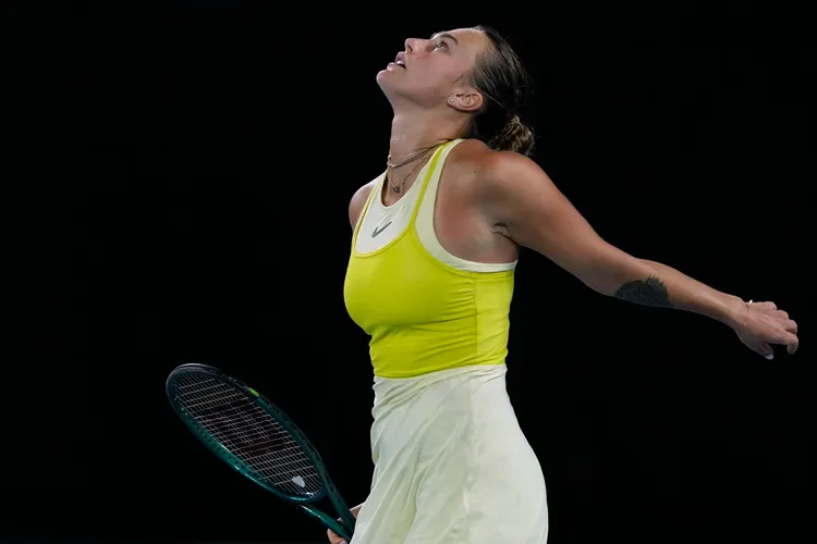 莎巴蓮卡無語問蒼天。美聯社