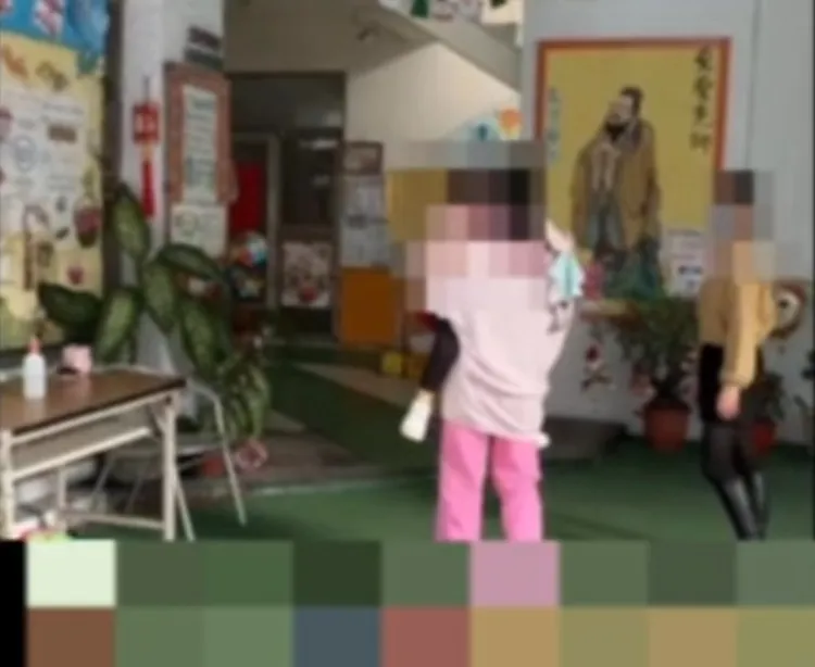 一班26人中至少18名幼童遭到不當管教。民眾提供