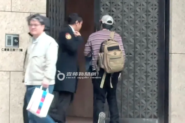 王力宏進入仁愛吾彊豪宅。特勤中心攝