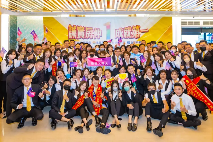 永慶不動產鄭景鴻讚賞集團共好文化，讓他樂於在永慶加盟體系下持續擴大事業版圖。永慶集團提供