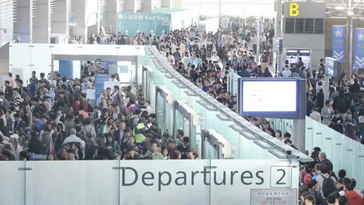連假發威!仁川機場清晨就擠爆 搭機至少提前4小時到