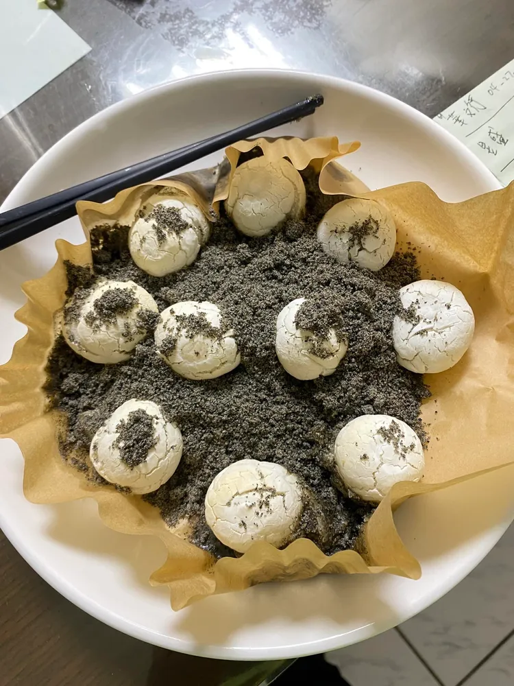 網友分享用氣炸鍋「炸湯圓」的慘況。翻攝「大潤發好物分享社」臉書