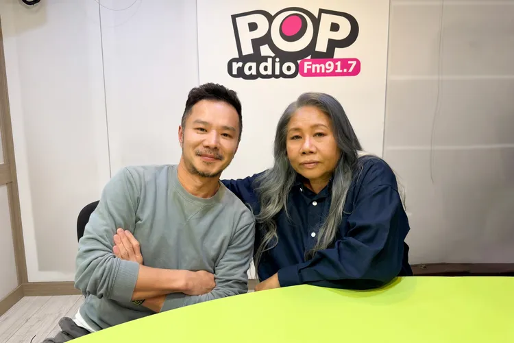 陳小霞（右）初一作客丹尼節目，分享陳奕迅《十年》版稅讓她不擔心發紅包。圖／POP Radio提供